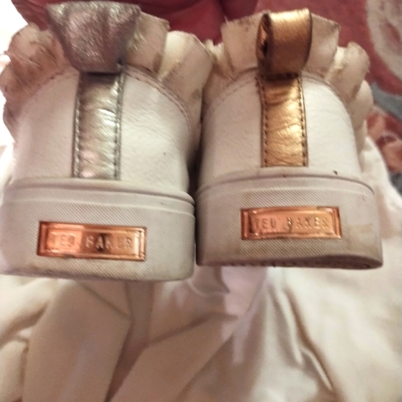 Ted Baker "Astrina" White Leather Women's Sneakers - Picture 5 of 10